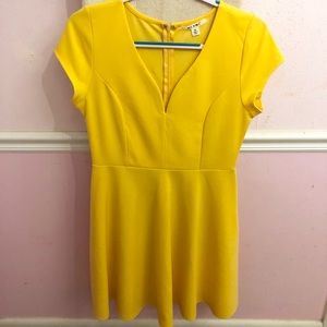 Cute yellow dress! Super comfy! Gently used!